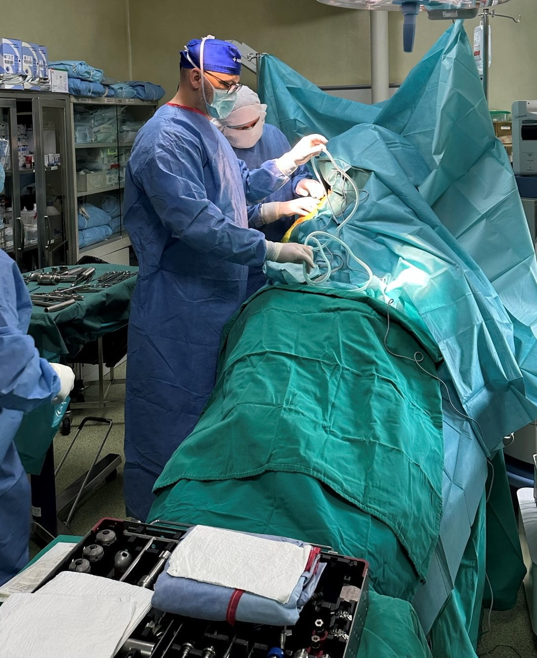 reverzna totalna zamena ramena Dr Radoičić Dr Dren ortopedija
